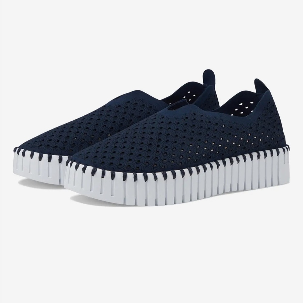 Ilse Jacobsen Navy Blue Scalloped Slip on Sneakers